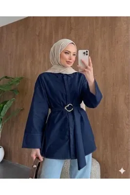 onlymoon Lacivert Dokuma Kumaş Uzun Kuşaklı Gömlek Kadın Toka Detaylı Rahat Kesim Şık Tesettür Kombin