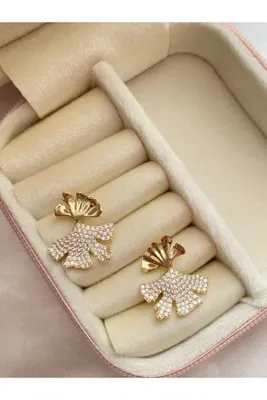 Aksesuar Çelik Taşlı Yaprak Model Küpe