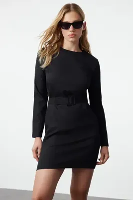 TRENDYOLMİLLA Siyah Shift/Düz Kesim Kemerli Mini Dokuma Elbise TWOAW25EL00190