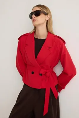 TRENDYOLMİLLA Kırmızı Premium Dokuma Crop Blazer Ceket TWOSS24BC00010