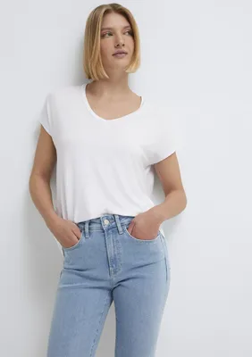 Mavi Liyosel Karışımlı Beyaz Basic Tişört