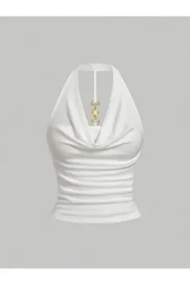Wildco Beyaz Degaje Yaka Halter Crop Bluz Metal Aksesuar Detaylı Slim Fit Kadın Bluz, Sırt Dekolteli Kolsuz Bluz