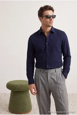 TRENDYOL MAN Lacivert %100 Pamuk Oxford Regular Mevsimlik Erkek Gömlek TMNAW27GO00022