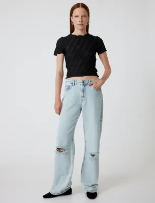 Koton Dokulu Crop Tişört Asimetrik Kısa Kollu Yuvarlak Yaka Slim Fit