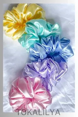 TOKALİLYA Kadın Lastikli 5Li Çapı 15 Cm Kristal Saten Gökkuşağı Saç Lastik Simit Scrunchie Toka Seti Lastik