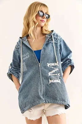 Olalook Kadın Açık Mavi Cepli Kapüşonlu Garnili Oversize Denim Ceket CKT-19000389
