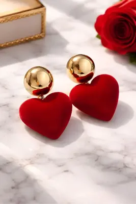 mos&more Kırmızı Kalpli Gold Hafif Kadın Küpe