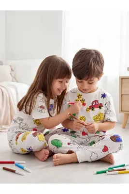 TRENDYOLKIDS Ekru Boya Kalemi Hediyeli Boyanabilir Unisex Çocuk Pijama Takımı TKDSS26PT00018
