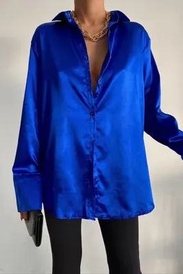AB LOOKS Kadın Saks Mavisi Oversize Salaş Düğmeli Parlak Saten Gömlek