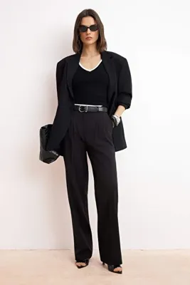 TRENDYOLMİLLA Siyah*001 Straight/Düz Kesim Pilili Dokuma Kumaş Pantolon TWOAW23PL00401