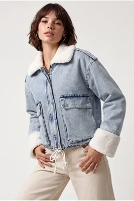 Drop by TrendyolMilla Yaka ve Kollar Peluşlu Kot Ceket Mavi