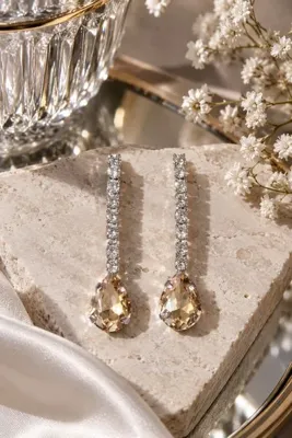 Sylvera Shop Damla Şampanya Taşlı Sallantılı Abiye Şık Küpe (Gümüş Renk)