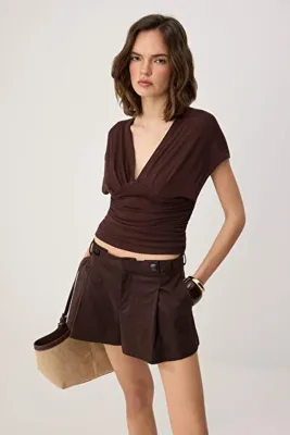 TRENDYOLMİLLA Kahverengi Fitted/Vücuda Oturan Büzgü/Drape Detaylı Örme Bluz TWOSS25BZ00605