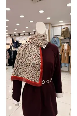 KUQOS Minik Çiçek Bahçesi Desenli Şal Kırmızı