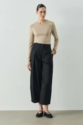 Molene Siyah Pile Detaylı Crop Boy Gabardin Pantolon