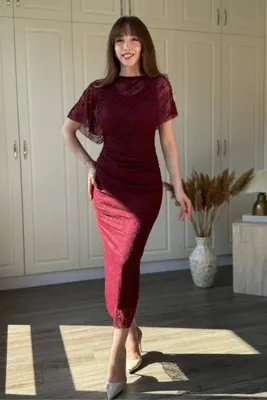 Dilay Gökoğlu Butik Pelerin Detaylı Taşlı Zarif Tül Taşlı Bordo Elbise