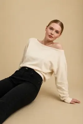 Gülce moda Kadın İnce Merserize Asimetrik Kesim Kayık Yaka Triko Kazak