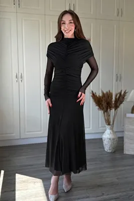 Dilay Gökoğlu Butik Omuz Detaylı Drapeli Midi Tül Elbise