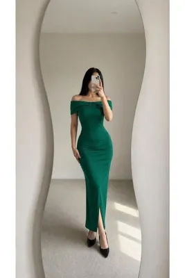 Modafeminen Zümrüt Yeşili Kayık Yaka Bodycon Uzun Elbise - Yırtmaç Detaylı 582033
