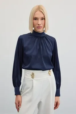 Sateen Yaka Detaylı Saten Bluz - Lacivert