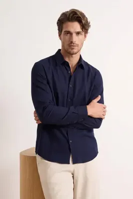 TRENDYOL MAN Lacivert Keten Karışımlı Regular Fit Yazlık Erkek Gömlek TMNSS26GO00018