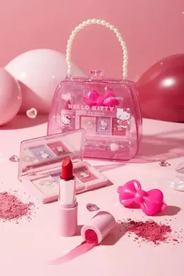 SANRIO Lisanslı Hello Kitty ve Arkadaşları Ruj, Far Paleti ve Saç Tokası Seti – Renkli Stil