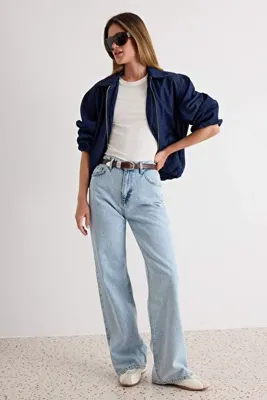 TRENDYOLMİLLA Açık Mavi Yüksek Bel Wide Leg Geniş Paça %100 Pamuk Non-Stretch Jeans TWOSS23JE00068