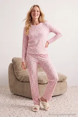TRENDYOLMİLLA Pembe Pamuk Karışımlı Çiçekli Fitilli Örme Pijama Takımı THMAW25PT00194