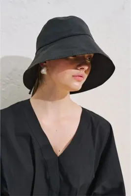 Manuka BUCKET BAĞCIKLI ŞAPKA SİYAH