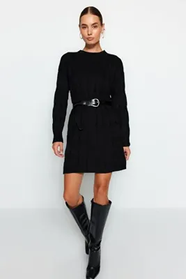 TRENDYOLMİLLA Siyah Mini Triko Bisiklet Yaka Elbise TWOAW22EL0027