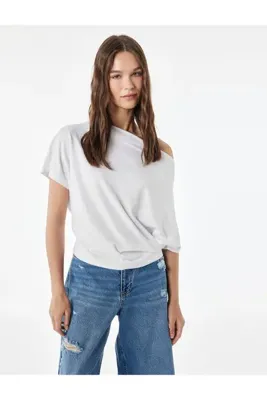Koton Modal Karışımlı Slim Fit Yarasa Kol Kayık Yaka Tişört