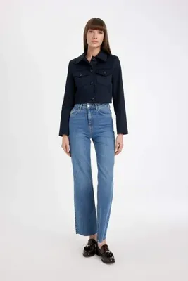 Defacto Crop Gömlek Yaka Düğmeli Cep Detaylı Blazer Ceket D4276AX24AU