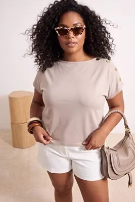 Trendyol Curve Taş Regular Fit Dik Yaka Aksesuar Detaylı Crop Soft Touch Örme Büyük Beden Bluz TBBSS26AF00285