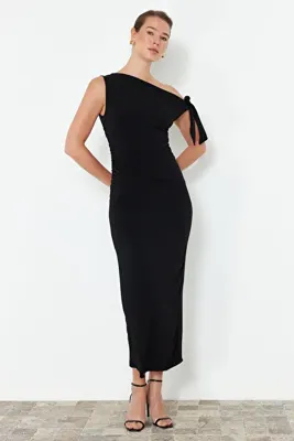 TRENDYOLMİLLA Siyah Fitted/Vücuda Oturan Örme Maxi Esnek Kalem Elbise TWOSS24EL00563