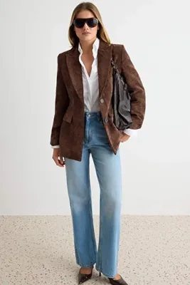 TRENDYOLMİLLA Koyu Kahverengi Fitted Kadife Blazer Ceket TWOAW27BC00030