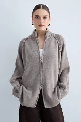 JASTE Kadın Triko Dik Yaka Fermuarlı Oversize Hırka Raglan Kollu Örgü Ceket -Vizon