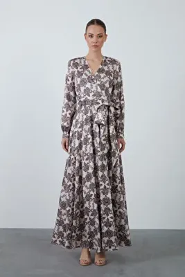 Kiwe Beli Kuşak Bağlamalı Kontrast Desenli Bej Uzun Elbise