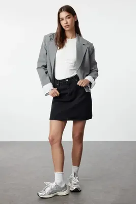 TRENDYOLMİLLA More Sustainable Siyah Yüksek Bel Mini Denim Etek TWOSS24ET00063
