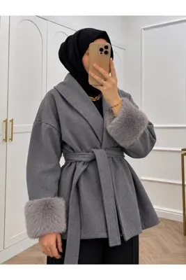 New Lune kadın tesettür kaşe ceket/ %100 pamuk kol kürk detaylı / kuşaklı ve cebli tasarım/ şık kadın dış giyim günlük ve özel gün kombinleri
