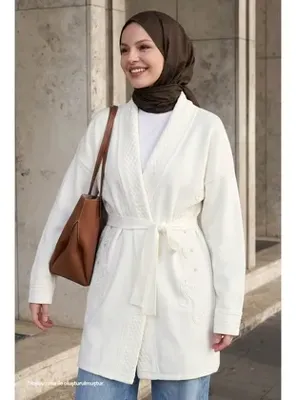 InStyle Yakası Desenli Nakışlı Beyaz Triko Ceket