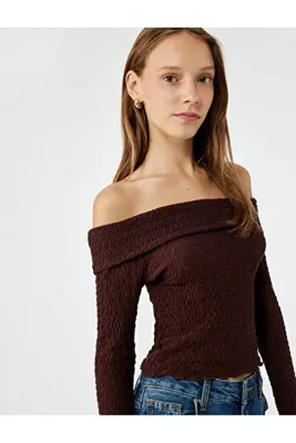 Koton Slim Fit Dokulu Omzu Açık Uzun Kollu Tişört