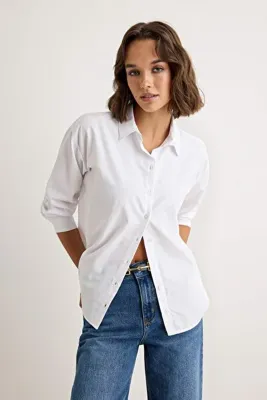 TRENDYOLMİLLA Beyaz Loose Fit Pamuklu Dokuma Gömlek TWOAW20GO0107
