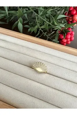 ringbox Gold Taşlı Yelpaze Yüzük