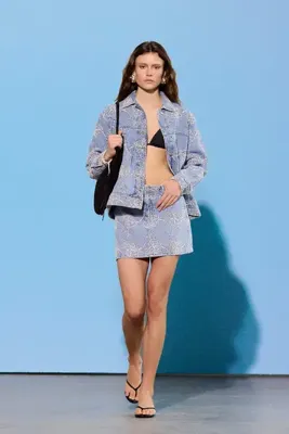 TRENDYOLMİLLA Limited Edition Mavi Desenli Mini Denim Etek TWOSS26ET00126