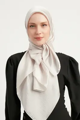 Şaless Tesettür Kadın Janjanlı Krinkıl Abiye Eşarp-latte- 100x100cm