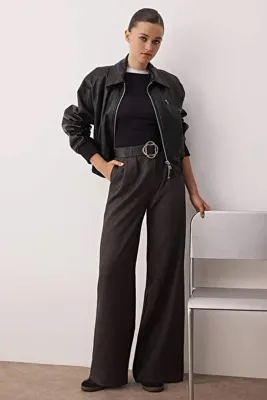 TRENDYOLMİLLA Gri Kemerli Wide Leg/Geniş Paça Kumaş Pantolon TWOAW26PL00033