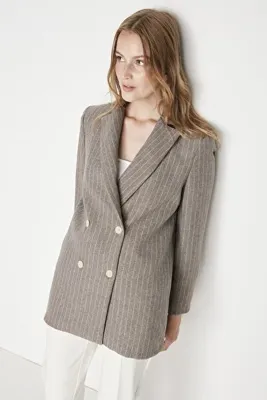TRENDYOLMİLLA Kahverengi Regular Astarlı Kruvaze Kapama Çizgili Dokuma Blazer Ceket TWOAW23CE00100