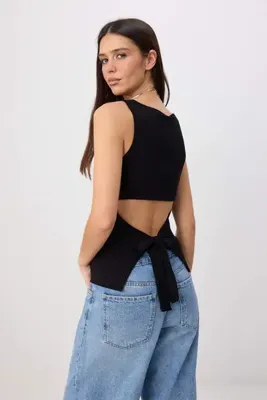 TRENDYOLMİLLA Siyah Düz Fitted Kayık Yaka Kolsuz Bağlama Detaylı Premium Yumuşak Örme Bluz TWOSS26BZ00672