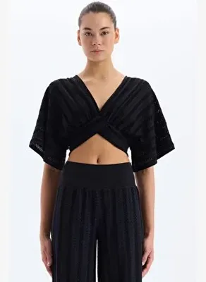 COMEUP Jakarlı Delik Desenli Yarasa Kol Crop Top Siyah