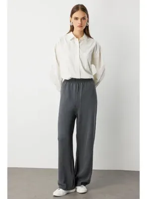Mizalle Geniş Paça Beli Lastikli Gri Triko Jogger Pantolon